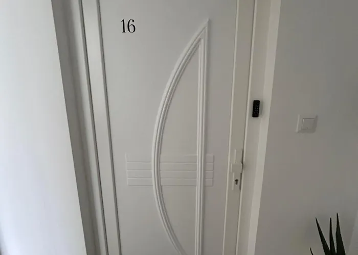 Apartment Almádi *