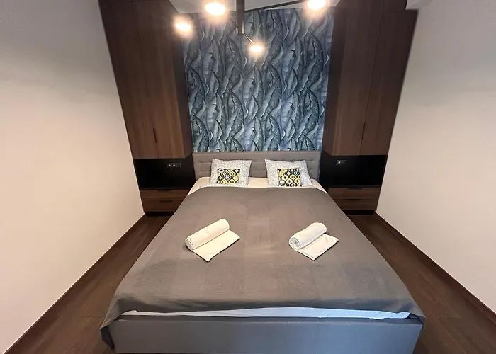Apartment Almádi